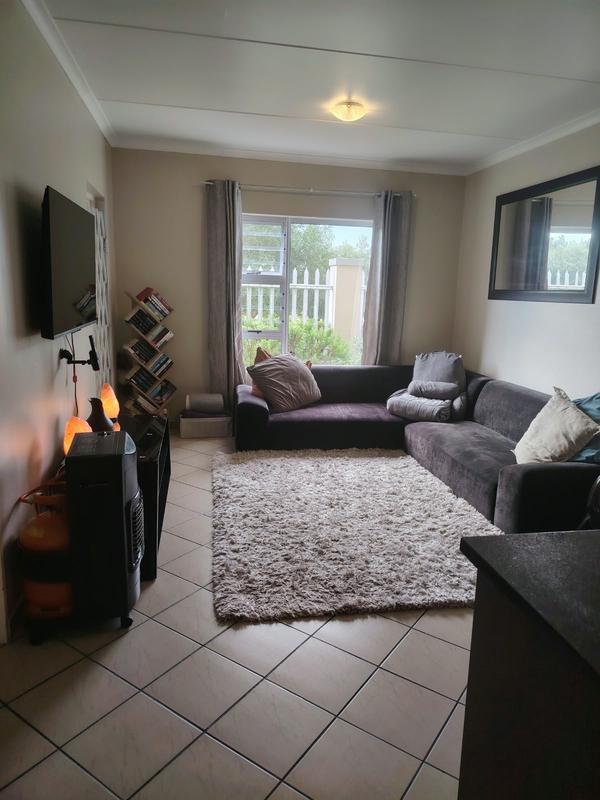 To Let 2 Bedroom Property for Rent in Buhrein Western Cape